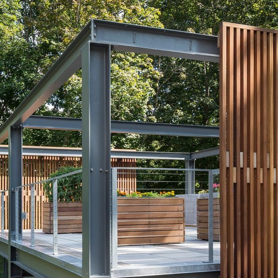 FlavinArchitect's tweet image. We love the contrast of delicate woodwork and structural steel.
#purlin #steelstructure #exposedstructure #knifeplate #customstructure #naturalmodern #warmmodern #flavinarchitects #constructionlife #residentialconstruction #newhomeconstruction  #modernho… instagr.am/p/CGJHB0DjCwi/