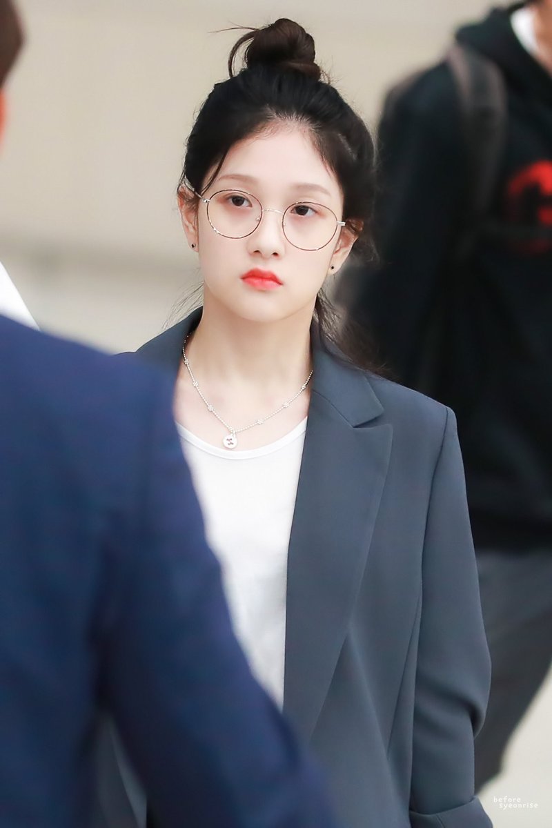 daily seoyeon tweet media