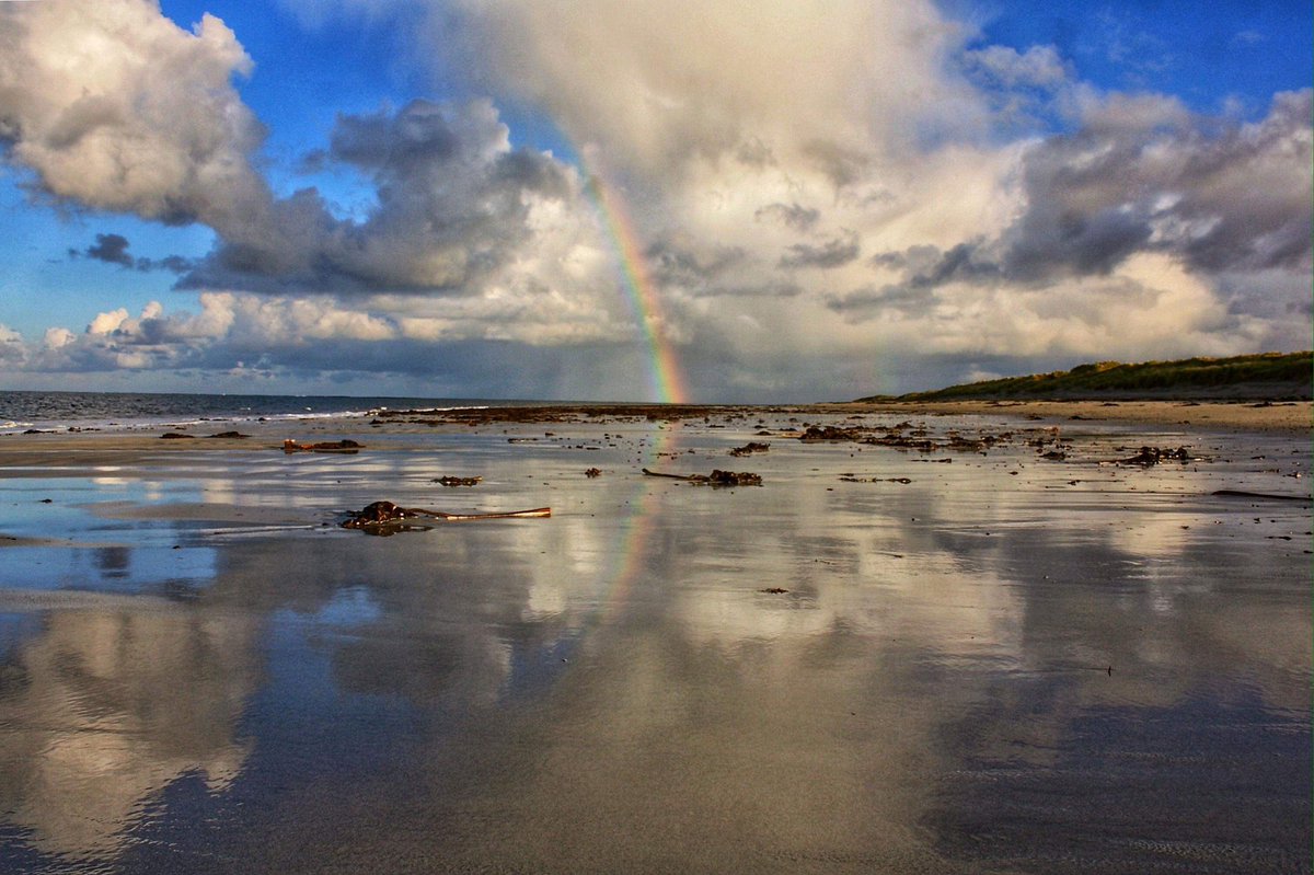 frenchscotjeff's tweet photo. You can find me where the music meets the ocean.

Autumn in the Outer Hebrides
Rainbow reflection
Askernish 

 My entry into the #POTW @RMetS #StormHour https://t.co/PbIybh6jSP