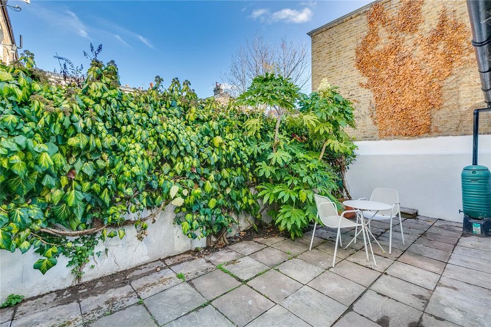 Balham Newsie tweet media