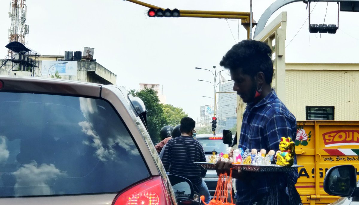 Chennai Today ! Business as usual at Anna nagar  red light in Chennai ,
#Chennai #TamilNadu #streetphotography #indianstreetlife #indiaphoto