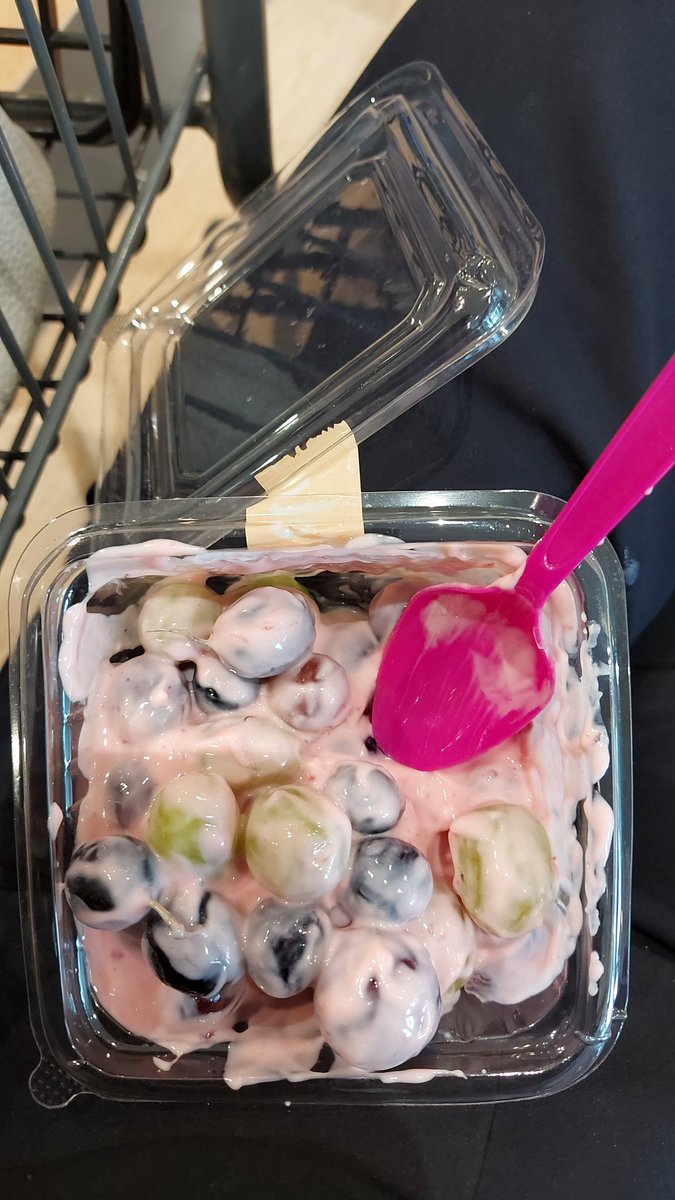 mamitigakucing's tweet image. Khanza menuju kurus #bodygoals2020 #rinjani2021