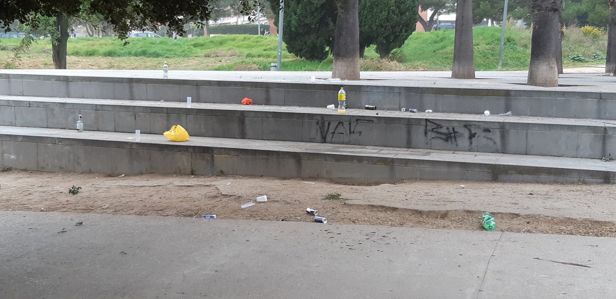 Hola, <a href="/PoliciaSabadell/">Policia Sabadell</a> las fiestas en el #ParcNord de #Sabadell continúan...
<a href="/Aj_Sabadell/">Ajuntament Sabadell</a> no pasaban a limpiar los sábados??  porque hoy se han olvidado
