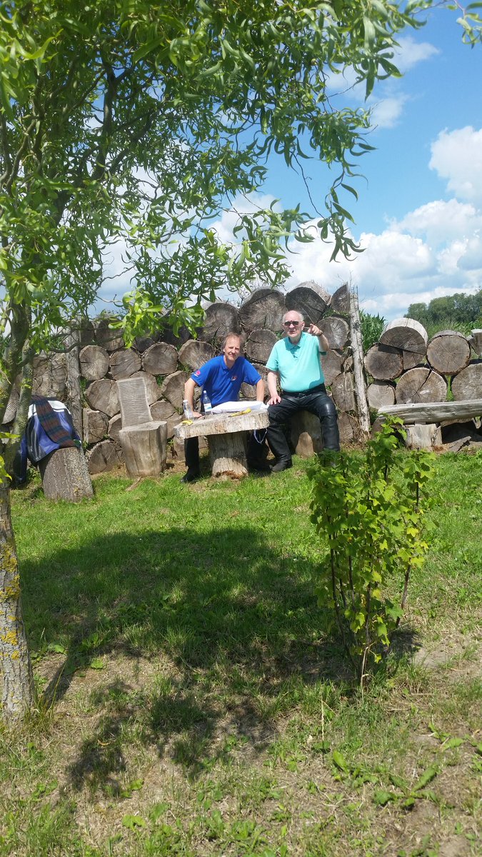 ClassicGSXRteam's tweet photo. @robinmuirhead @MarlenaKostecka Not really.. keep on driving knee and #shoulderdown and only stop in Germany France or better #Italy for #SleepUnderTree or BB. I often do random picknick on $EndOfTheWorld spots but then I have to be carefull for my streetlegal #RS11 tires offroad. Water on such spots is forfree https://t.co/OF9lbYY6U1