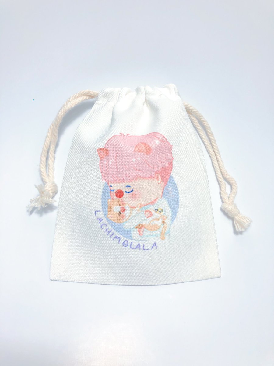 yparallelme's tweet photo. อวดถุงผ้ากันใกล้ๆ ผ้าแคนวาสหนา สีสด เหลือไม่มากแล้ว ใครลังเลอยู่รีบจับจองน้า
ซื้อsticker #Jimin ราคา 80 บาท ฟรีถุงผ้า 1 ถุง💜🐥 เลือกลายได้
*ถุงผ้ามีจำกัด 100 ใบเท่านั้น*
————————
#yllm #yparallelme #HappyJiminDay 
#HappyBirthdayJimin 
#JM26thAnniversary https://t.co/31dL8L4BXV