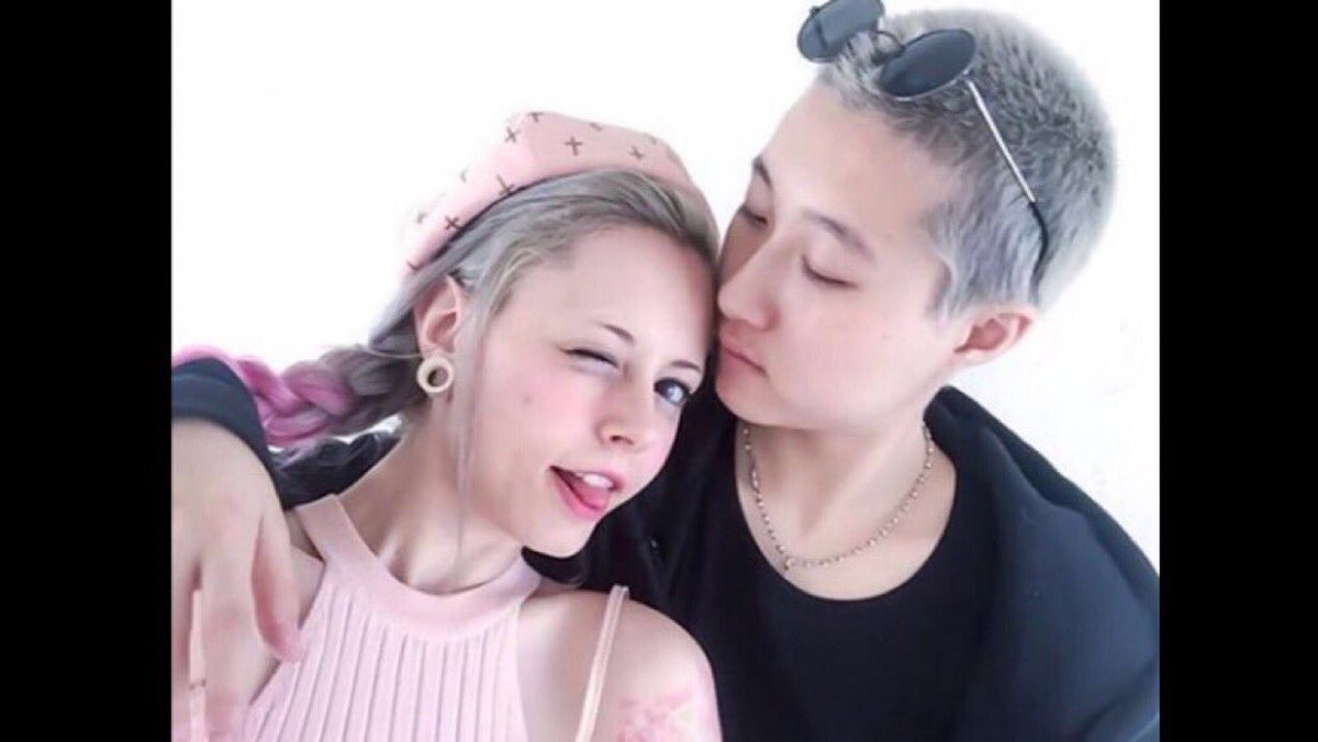 レインボーアイル 10 10 17年のこの日 香港の俳優 ジャッキー チェンさんの娘エッタ ン 吳卓林 Etta Ng さんが インスタグラムで同性愛者であることを公表 交際相手のアンディ オータム Andi Autumn さんも差別経験を告白 T Co Oakxacgr8m