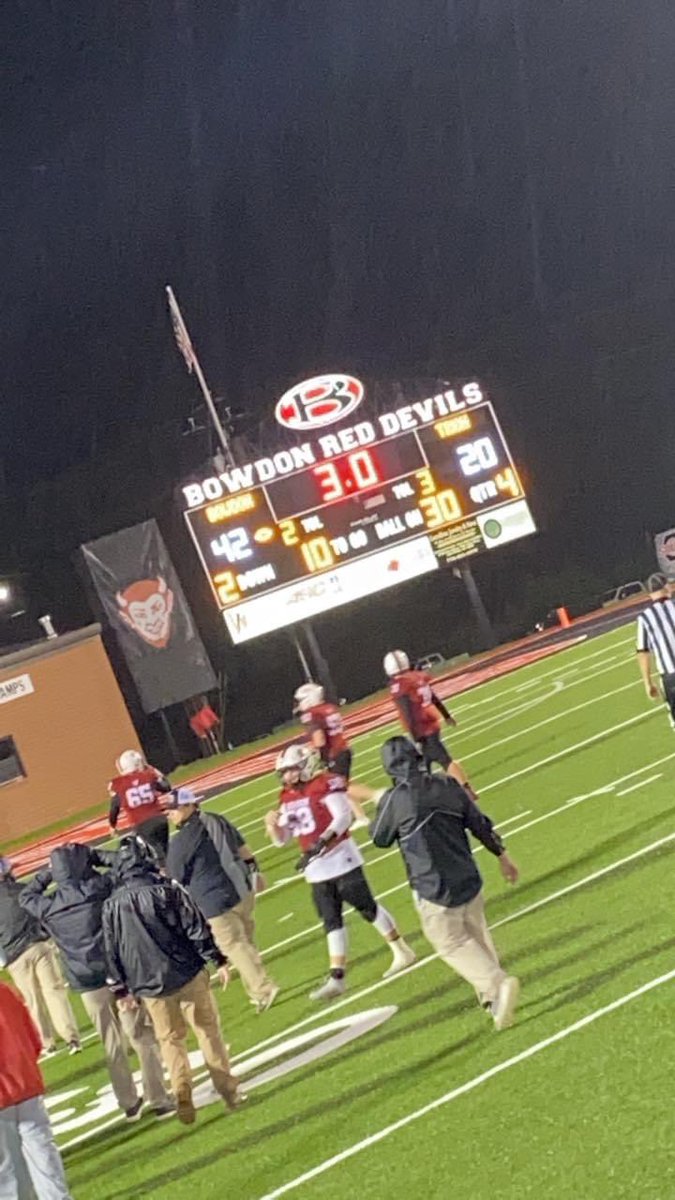 bowdonrecruits's tweet photo. Big region win for the Red Devils tonight! Proud of the effort on both sides of the ball. #forksup @GradickSports @RecruitGeorgia @NwGaFootball https://t.co/2D8HKTwVZf