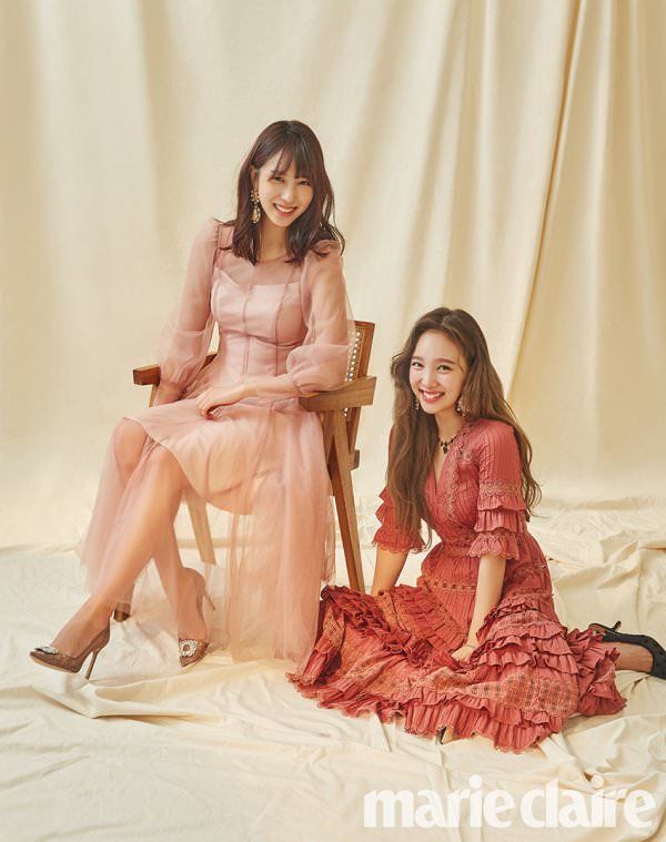 THIS DRESS ON NAYEON + MINA'S DRESS AND HER HERSELF IS JUST SO- POWERFUL????????