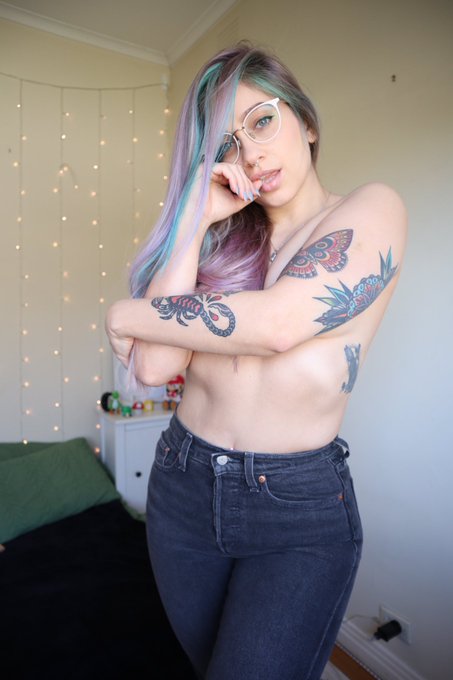 Did you know it&rsquo;s my birthday in 2 days?! Come celebrate with me on onlyfans, it&rsquo;s on sale for $5 all