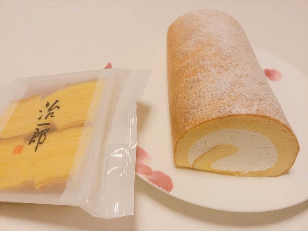 プラチナ 夢物語 午後のデザートは 治一郎のロールケーキとバウムクーヘン プラチナ 夢物語 午後のデザートは 治一郎のロールケーキとバウムクーヘン