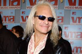 crockpics's tweet photo. Happy 66th Birthday to David Lee Roth, born this day in Bloomington, IN. https://t.co/gb5YkzRj98