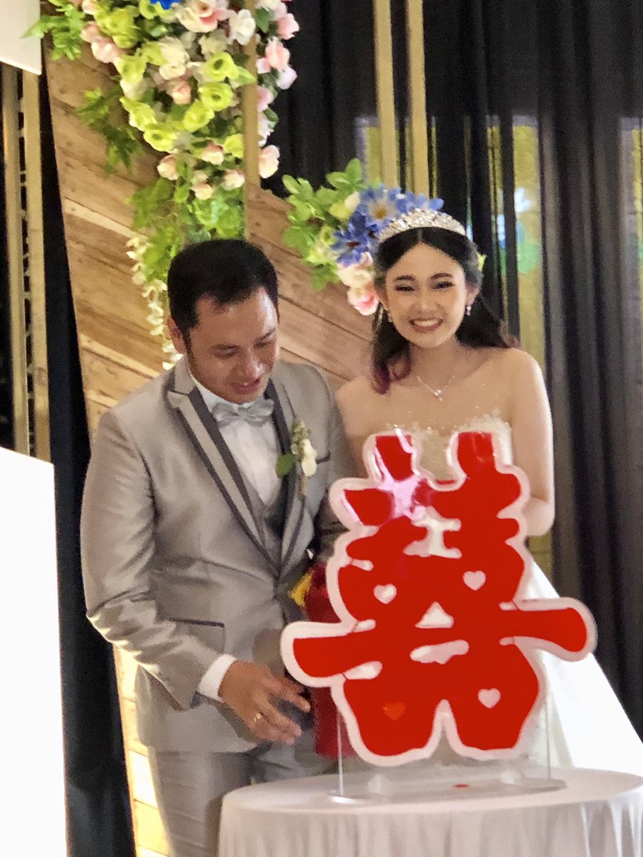 Andelaice's tweet photo. LR: Wedding Reception @andelandel97 &amp; @stevesakurasi https://t.co/xXwjbndHTb