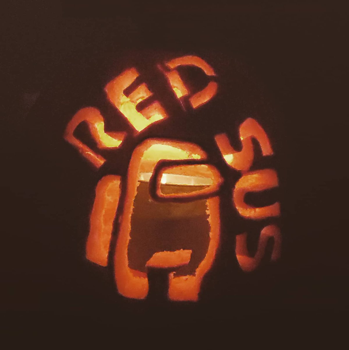dancella13's tweet photo. Among Us: Spooktober edition🎃
@InnerslothDevs @AmongUsViral #AmongUs #pumokincarving #jackolantern https://t.co/0kaVqr9XE0