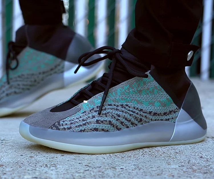 X 上的SneakerAlert:「30 minutes via BSTN adidas Yeezy QNTM 'Teal