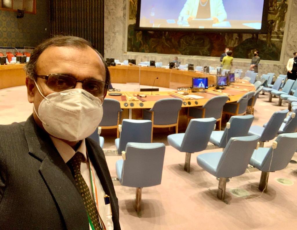 A great feeling to physically enter the UN Security Council for the first time and take my place to represent India - as Observer till end-December. Our term begins 1 January 2021 for two years. https://t.co/LuB9JEiIGP