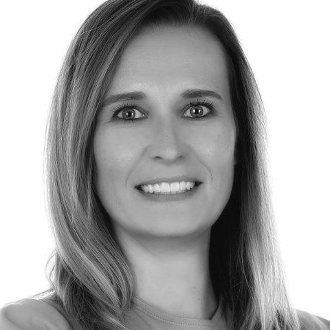 Kaj stori podjetje z več kot 400 zaposlenimi, ki mora čez noč zapreti 50 trgovin, na spletni strani pa ima le peščico informacij? O tem in drugih vprašanjih, povezanih s spletno trgovino, bo ma #25SMK govorila Tjaša Tršar.
buff.ly/2UpP8zF