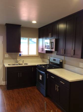 Modern Private bedroom with Own Bathroom (Carpinteria) $950 300ft2 dlvr.it/RjK6JN