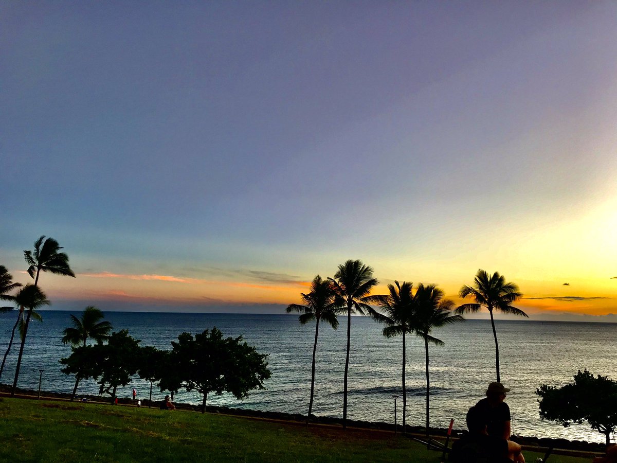 hawaiifujikko's tweet photo. 🌴Hawaii Sunset.•*¨*•.¸¸♪
　..........❦..........❦......... https://t.co/yatgmhHlUp