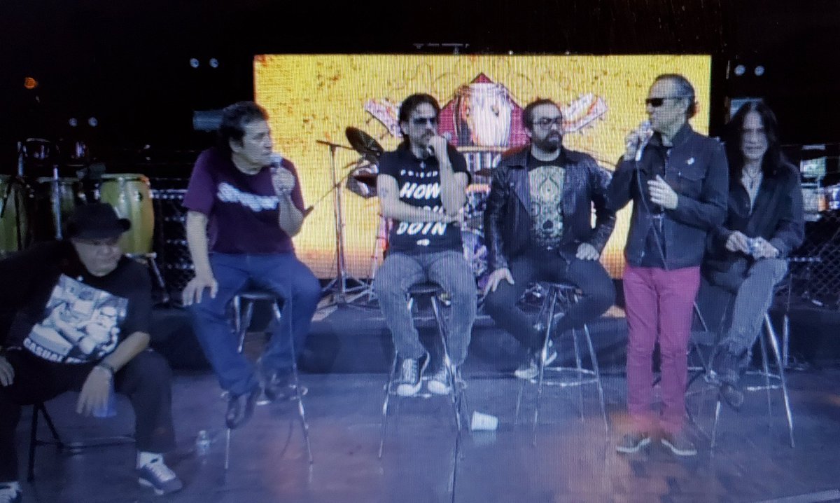 Pocas cosas más hermosas que admirar y querer bien. No sé si "es bueno", pero con lo bien que te hace sentir, tampoco importa.
<a href="/Ritmo_Peligroso/">Ritmo Peligroso Oficial</a> <a href="/piropemx/">Piro</a> <a href="/MOSY777/">MOSY</a> 
Los quiero un mundo 💙