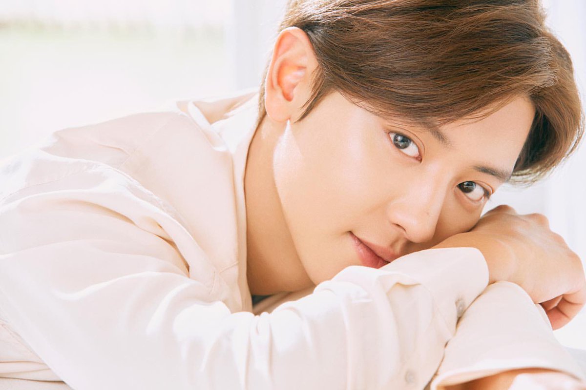 chanyeol pics tweet media