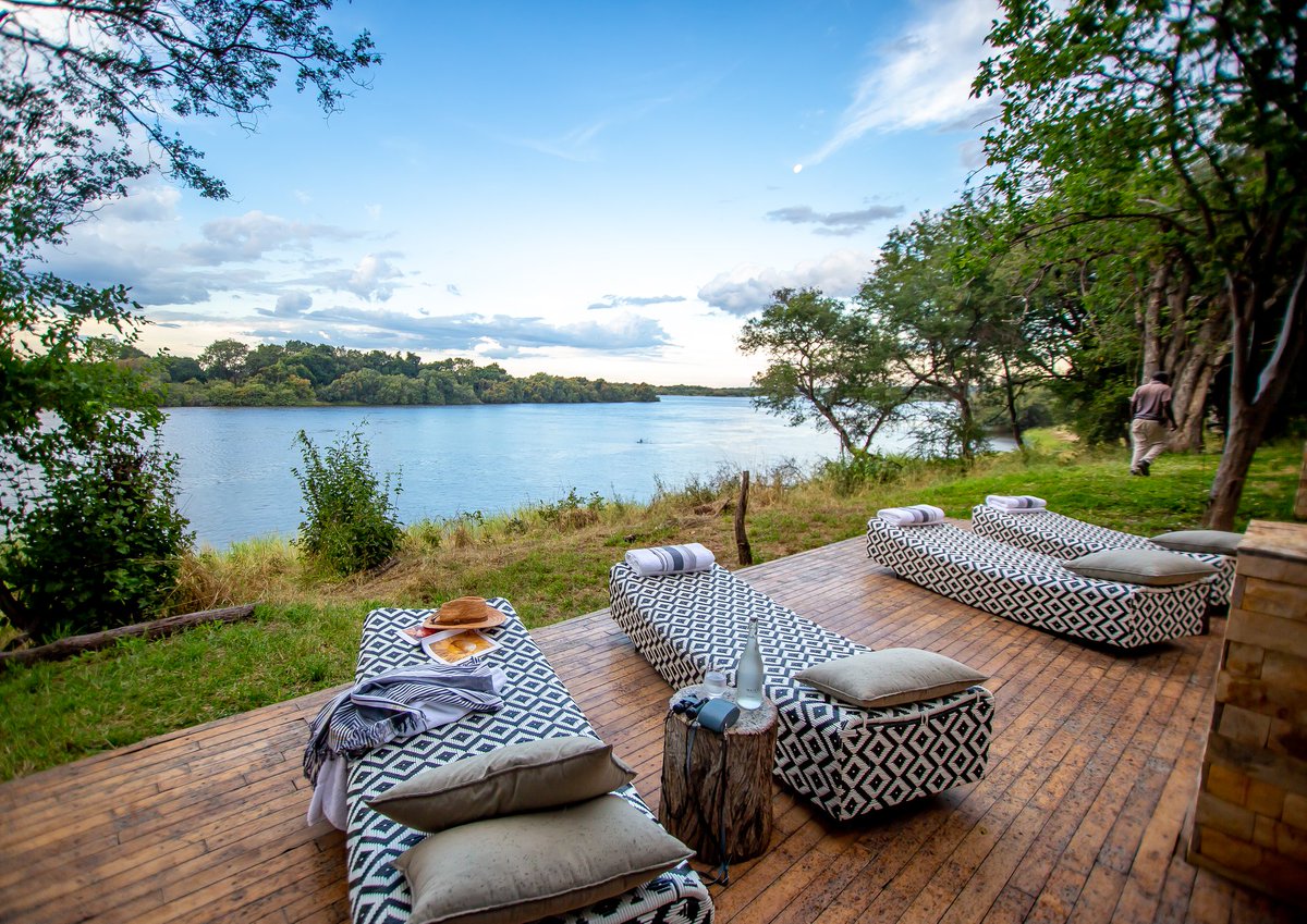 Rutsoka_'s tweet photo. When I "grow up", this is how I would like to roll!!!
Would you skip a wedding and instead spoil yourself to this?
#VisitZimbawe
#iZimYami
#TouriZim
#Wanderlust
#Matetsi https://t.co/Fu648GknP3