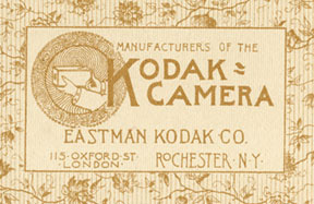 Trabajaba en la empresa del sector fotográfico Eastman Kodak Company que, como todas las grandes empresas norteamericanas, durante la II Guerra Mundial se había puesto a fabricar suministros bélicos