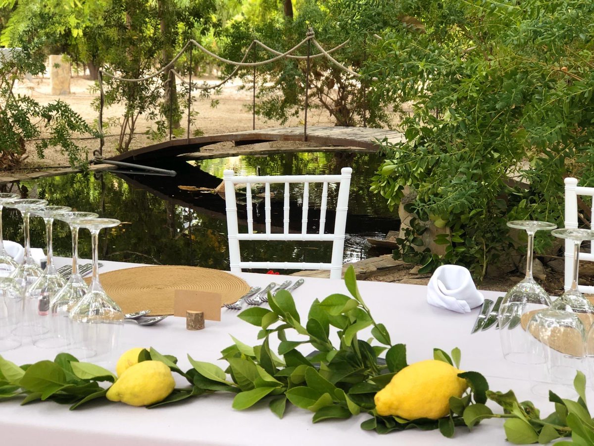 La Cava de Royán Eventos y Catering comienza este puente con la celebración al aire libre de Furtivos III.  <a href="/Rodichef/">Rodi Fernandez</a> cocina 7 platos en un entorno natural, embajador de la huerta murciana.  @alexramossumiller marida este menú.