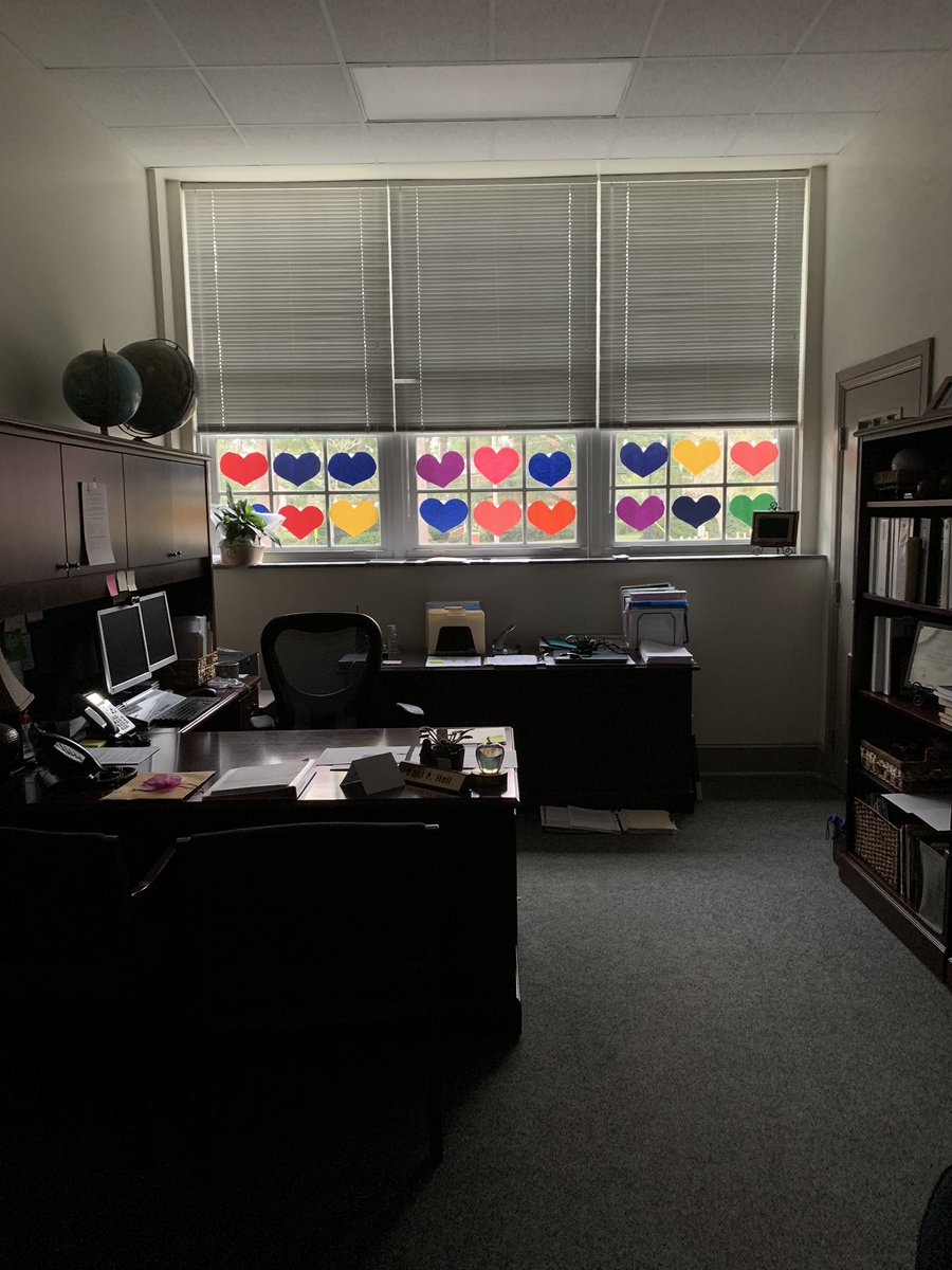 No shortage of 💚❤️💜 <a href="/FHGES/">Forest Hills GES</a> ! Thank you PTA Jill Krieger for sharing the 💛💙💗#nhcschat <a href="/NewHanoverCoSch/">New Hanover County Schools</a> #mustangstrong