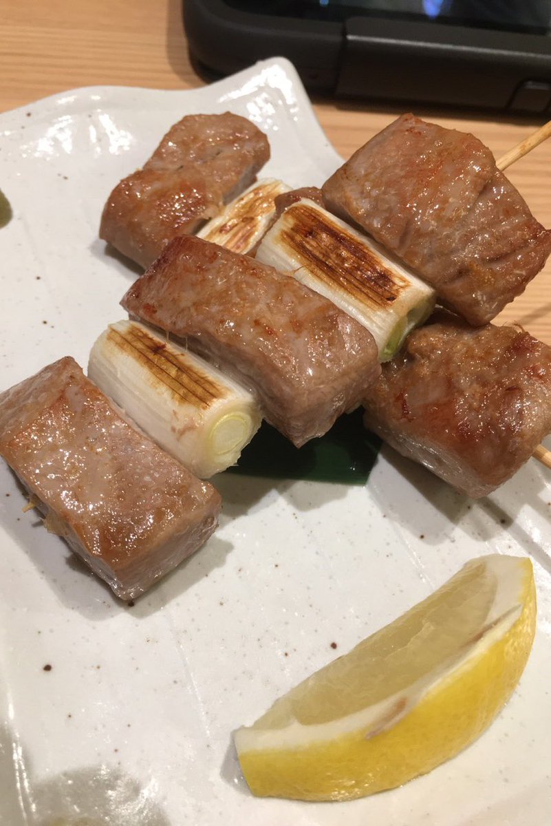 湯沢としひと としぼー 久しぶりに高円寺の桃太郎 寿司へ いつも売り切れのネギマがあってよかった 北海丼も美味しかった 湯呑みの柄が桃太郎の替え歌なのは笑った 笑 高円寺 桃太郎寿司