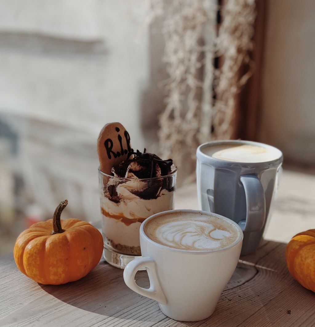DrEddyClinic's tweet photo. RT @AMLDO: Happy Autumn, everyone! From all your favorite healthcare workers at Narberth Family Medicine 🖤 🎃
#alternativehealth
#alternativemedicine
#functionalmedicine
#holistichealth
#holisticmedicine
#holistichealing
#holistichealthcoach
#healtha… https://t.co/zqQYs91uMI