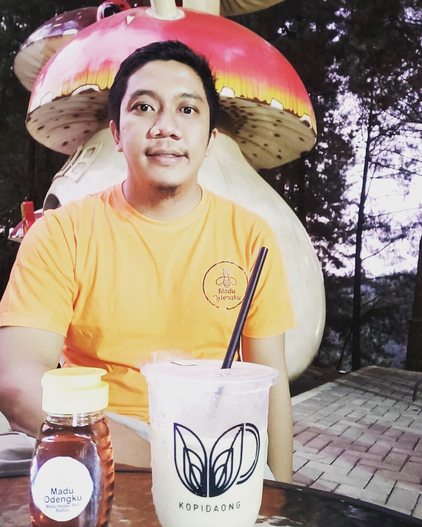 DediPour's tweet photo. Kali ada yang mau nemenin ngopi#BiroJomblo https://t.co/sFtGdomIIG