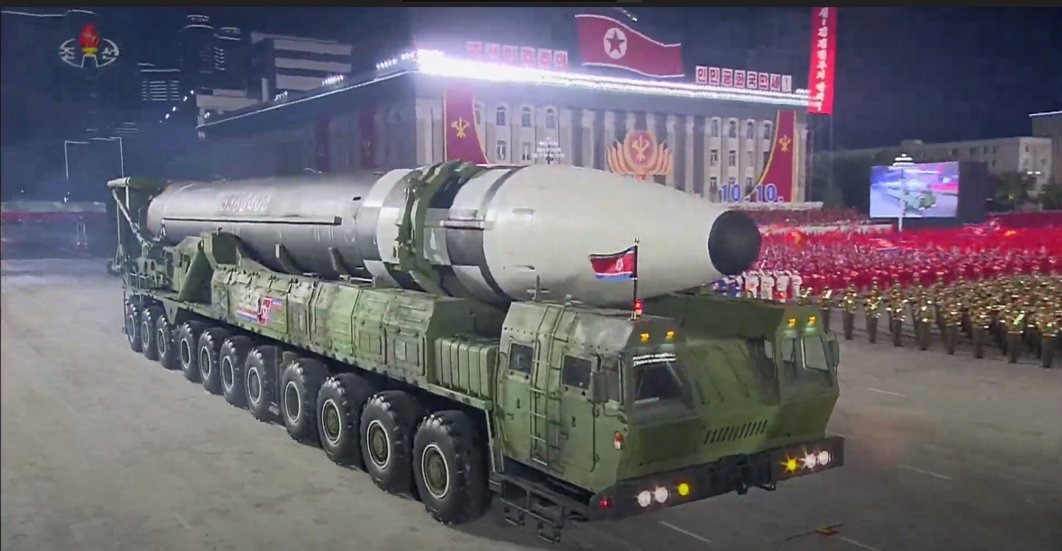 And the big reveal...A new ICBM (based on Hwasong-15 1st stage)...with a new heavy TEL