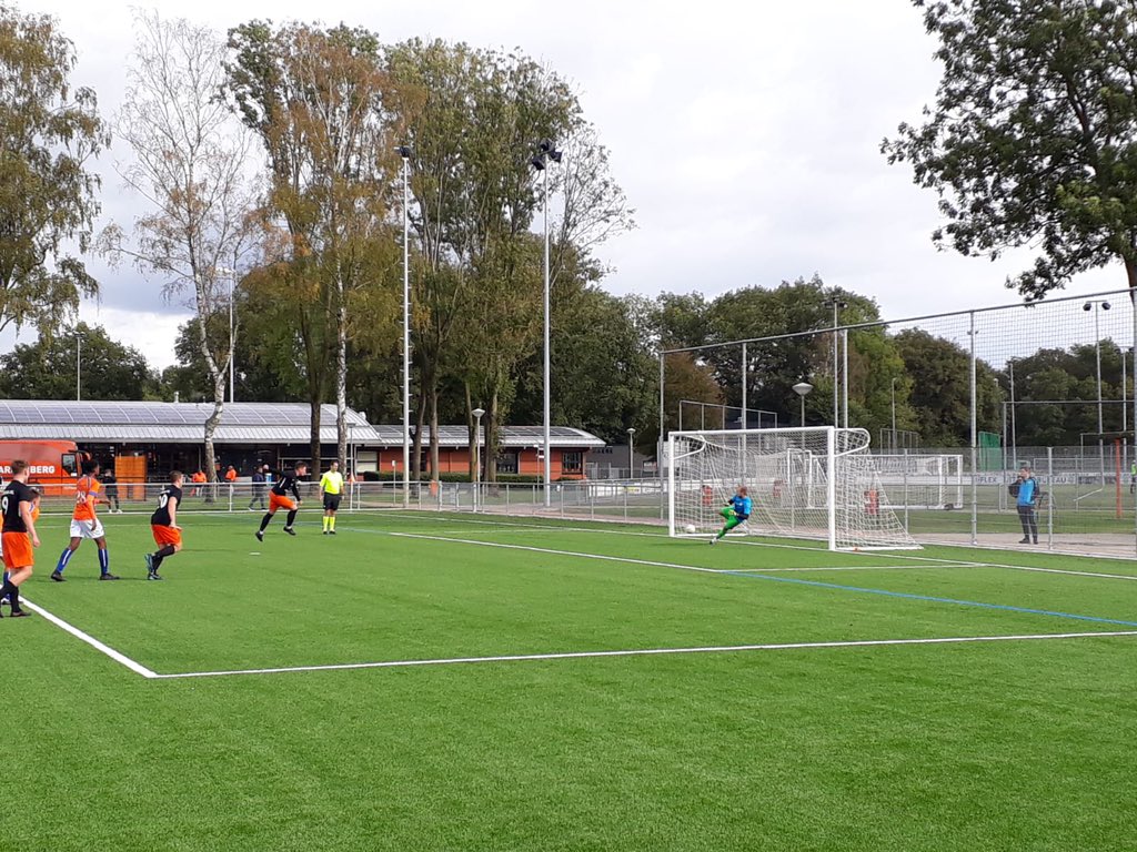 HHC_Beloften's tweet photo. 90. Egbers met z’n 4e! En de 6-1! #hhcons https://t.co/VMmmq8iXPu