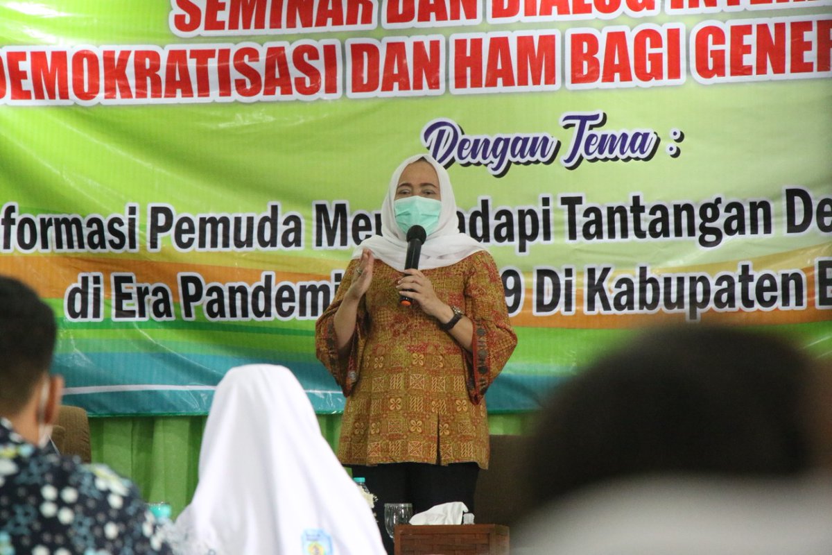 Bupati Anna Dialog Interaktif dengan Millenial tentang Demokrasi dan HAM dlvr.it/RjKgXX