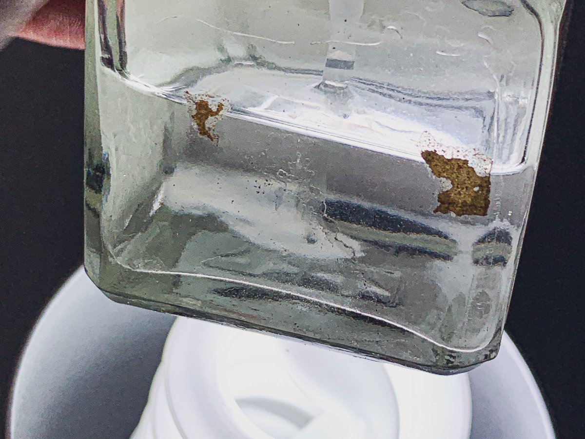 オトカワii タミヤセメントの瓶の中に なんか白いモヤモヤしたのがあることに気がついたんだけど これって元々こういうもの ではなかったよね これなんだろう T Co 0n1dahfb8i Twitter