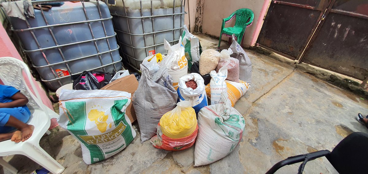 tchoupinov's tweet photo. Notre grosse touche sur cette remise c'est l'aménagement d'un beignetariat (travaux en cours), d'où les achats de farine, sucre, gaz, etc... qui permettra à l'orphelinat non seulement de garantir le petit dej des enfants mais aussi de générer un peu de sous pour leurs besoins. https://t.co/P1y8qNkef1
