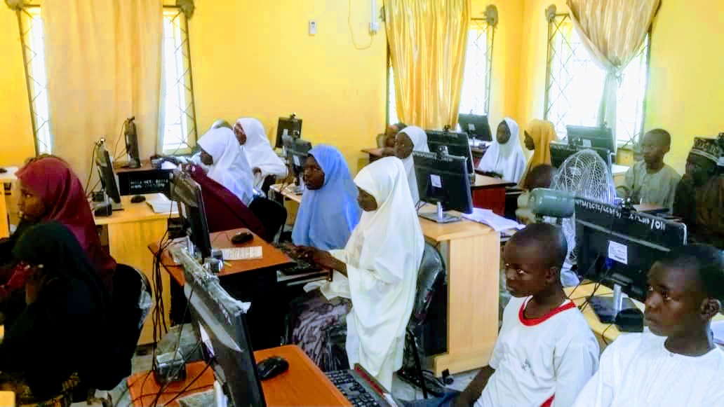 ukyringim's tweet photo. Brain Based Academy Ringim

One of our Objectives is To Train Children's The Basic Knowledge of Computer and How To Be Explore To Digital world.

@NITDANigeria
@KashifuInuwa
@FMoCDENigeria
@DrIsaPantami
@Ringim_Emirate 
@Jigawa_Connect 
@jgmef 
@asofjigawa https://t.co/Qfv6s3AlfR