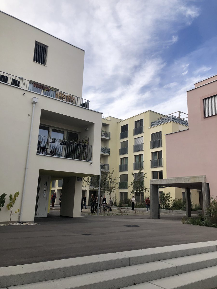 ResiGoodman's tweet image. gestern im einzigartigen #MGG22 im rahmen der @IBA_Wien. bauteilaktivierung mit erdsonden als primärenergiequelle im wohnbau (großteils gefördert). windstrom versorgt die anlage. 

Ist das in weiteren projekten replizierbar? nur wenn alle wollen. #ecotransition #builtenvironment