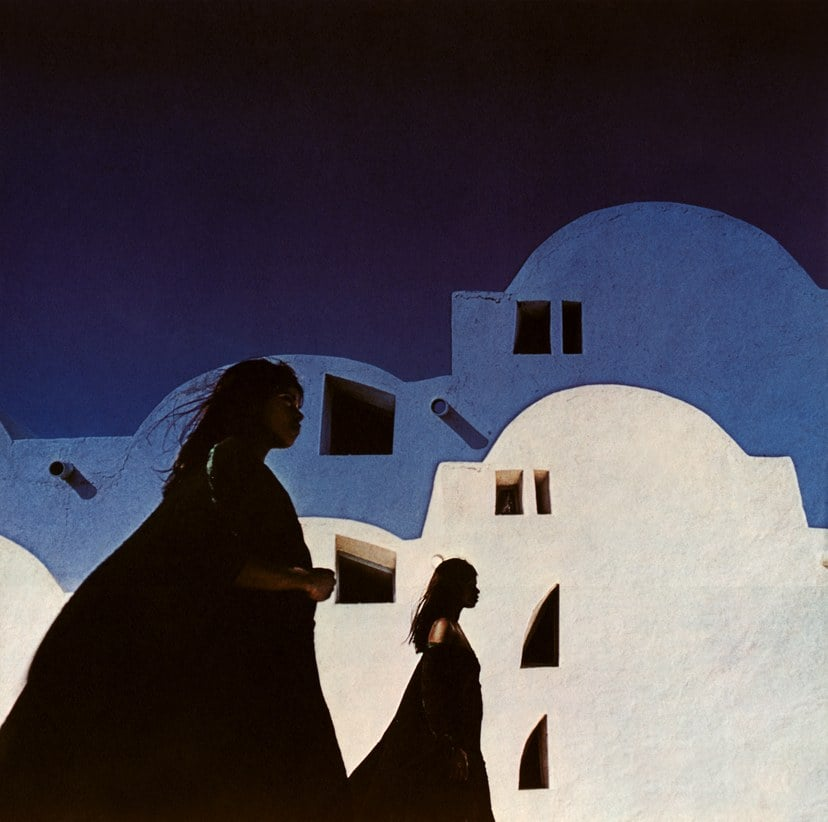 BFraj's tweet photo. Octobre:
Pour illustrer la page du mois d'octobre de son édition 1968, le très prestigieux calendrier PIRELLI avait choisi cette admirable photo prise dans le Sud tunisien. https://t.co/tltzFgTrBk