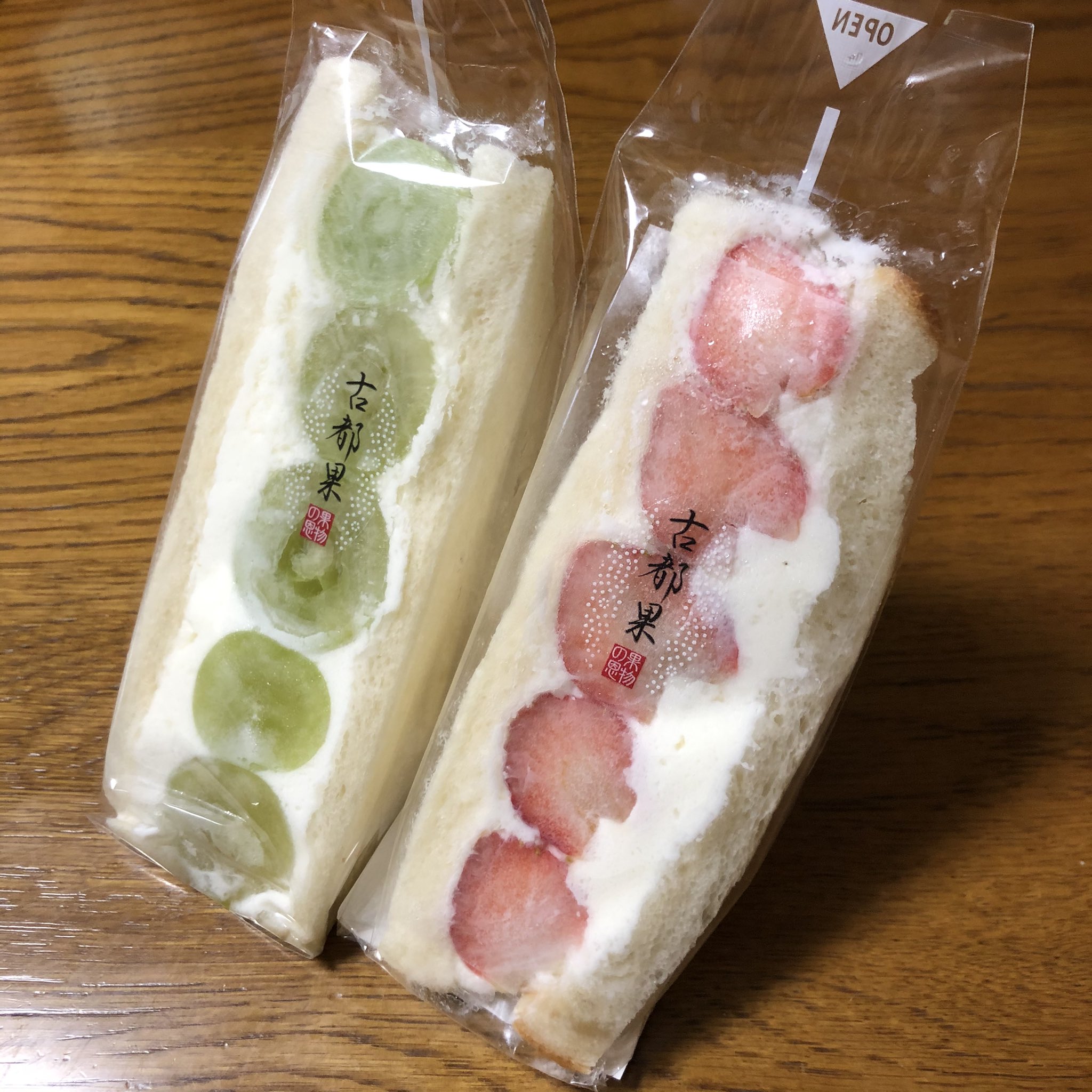 ユウム ついに 私もフルーツサンド買えた あっさり味でとっても美味しかった でもダイワの丸ダって書いてないけど 別のお店かな 美味しかったからいいけどーー T Co Iooacewfgz Twitter