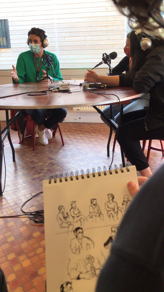 Pour <a href="/sambklf/">Sami Boukhelifa</a> aux élèves de <a href="/PressePrevert/">L'Atelier médias / Jacques a dit !</a> « Nous sommes des couteaux suisse : en radio très souvent sur le terrain les journalistes sont amenés à réaliser les prises de sons, le montage, le mixage, l’écriture mais aussi parfois la transmission satellite » #PBCN2020