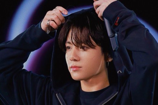 jungkooks ethereal beauty ; a thread
