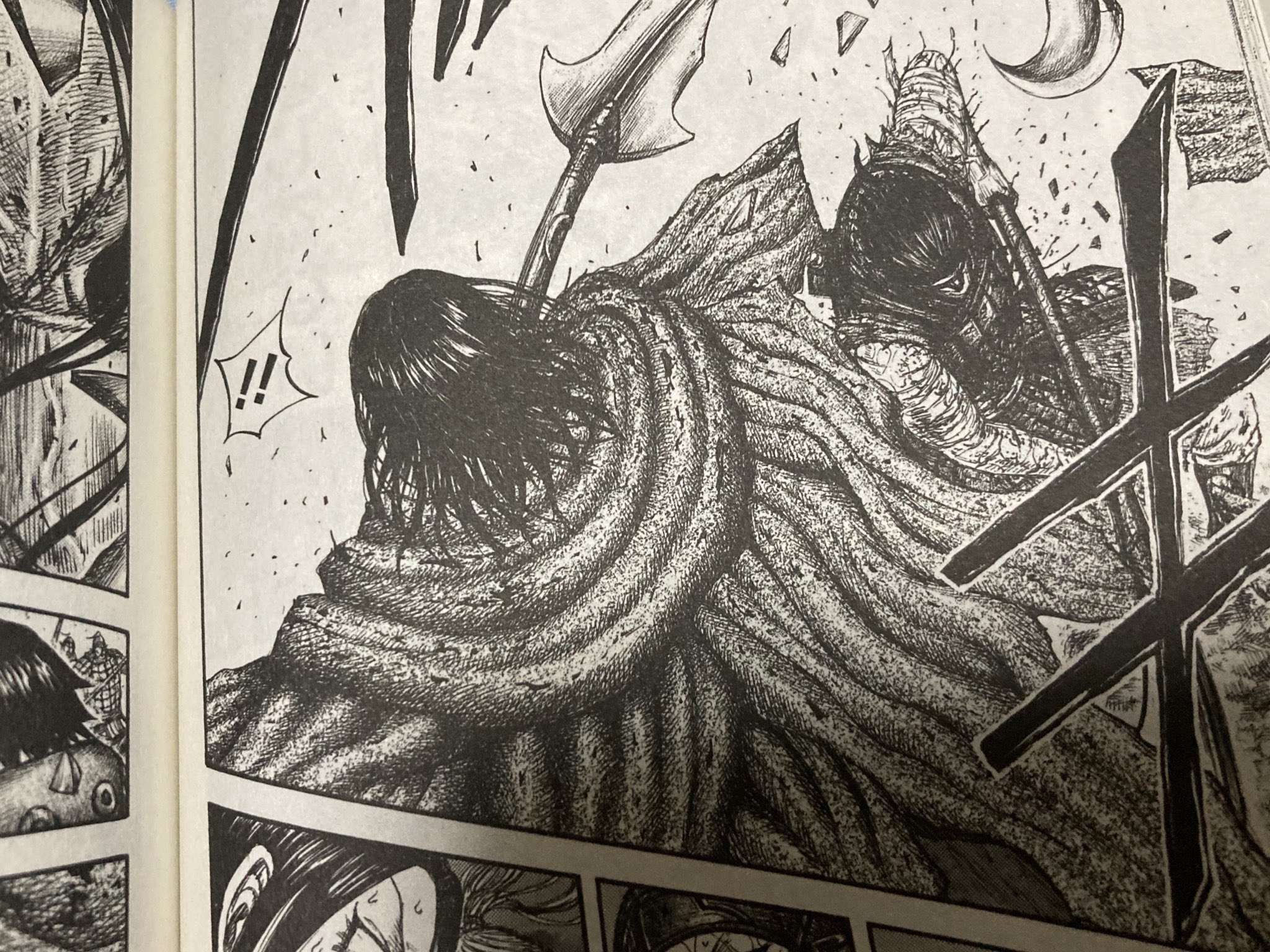 たらこ将軍のキングダム研究室 キングダム 豆知識 龐煖の矛は王騎に砕かれたが その後修理され再利用されている その後再び信に砕かれることになりますが 刃が折れた矛は修理可能なようです ちなみに龐煖は李牧と出会った19年前から同じ矛を使い