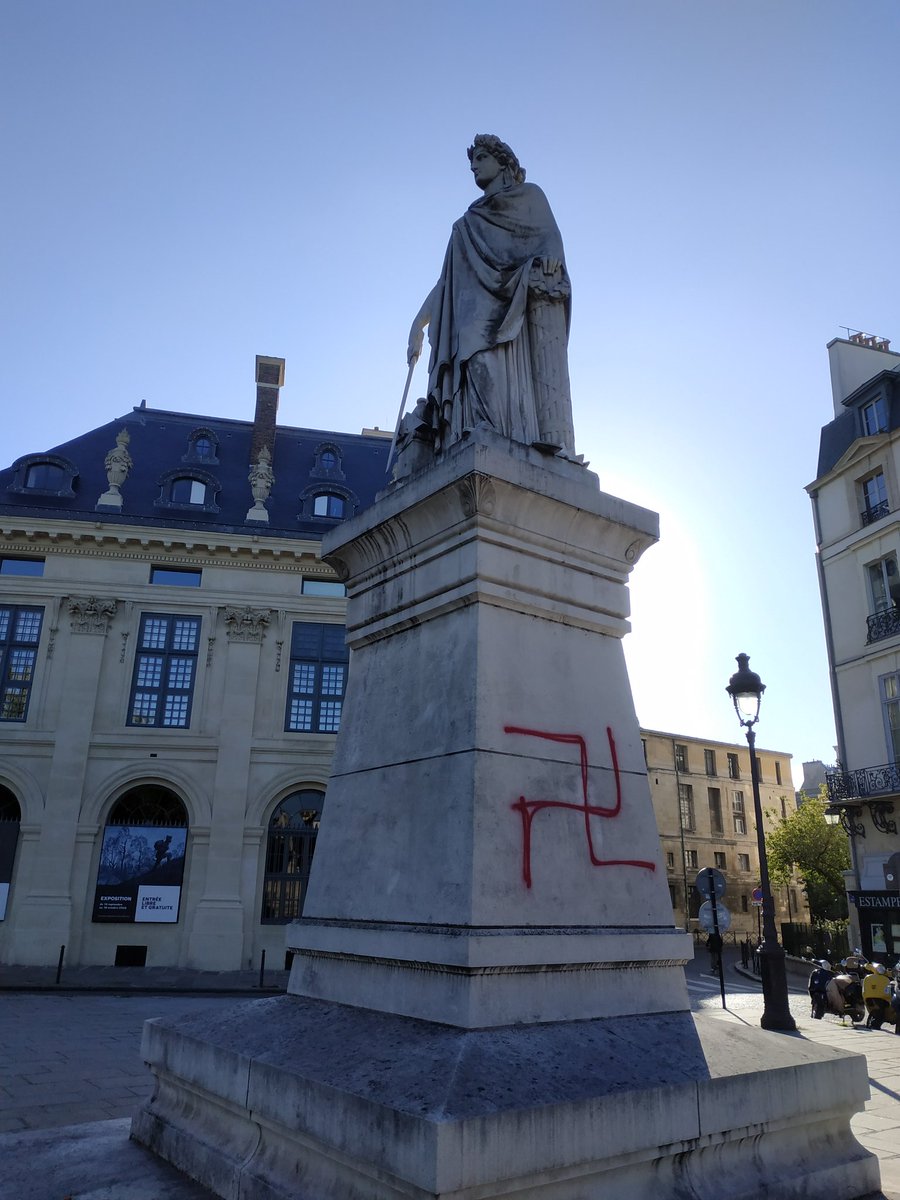 Le Petit Jean (@lepetitjean2) on Twitter photo Bonjour <a href="/karen_taieb/">Karen Taieb</a>, je vous signale une dégradation sur le piédestal de la statue " la République" de Jean-François Soitoux, situé sur le quai Malaquais juste à coté de l'institut de France. <a href="/DidierRykner/">Didier Rykner</a> Bonjour <a href="/karen_taieb/">Karen Taieb</a>, je vous signale une dégradation sur le piédestal de la statue " la République" de Jean-François Soitoux, situé sur le quai Malaquais juste à coté de l'institut de France. <a href="/DidierRykner/">Didier Rykner</a>