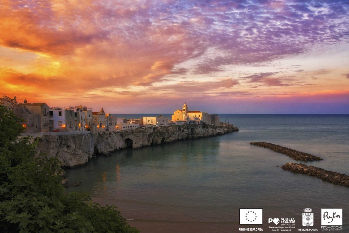 giroditalia's tweet photo. Stiamo per arrivare nella splendida Vieste!

We will arrive soon in the magnificent Vieste!

#WeAreinPuglia
#Giro https://t.co/jWHoUnHeNY