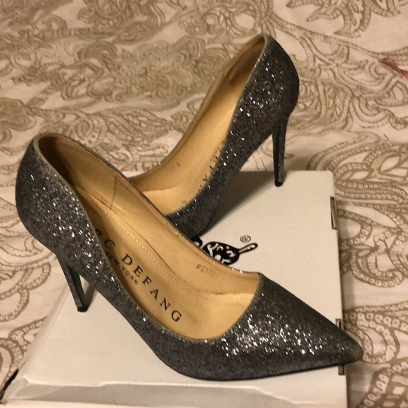 poshmaldonado's tweet photo. So good I had to share! Check out all the items I'm loving on @Poshmarkapp from @ObamaSaveUS #poshmark #fashion #style #shopmycloset #marcdefang #pier1 #underarmour: https://t.co/Jvxltu0ohf https://t.co/XHy9g39e7z