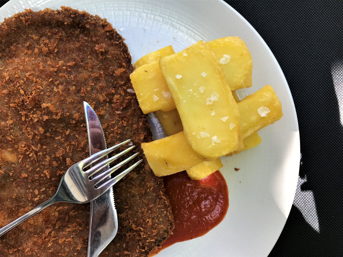 Cae en la tentación, prueba nuestro Cachopo de solomillo
#CasaLobo #madrid #gastronomia #cachopo #food #drinks