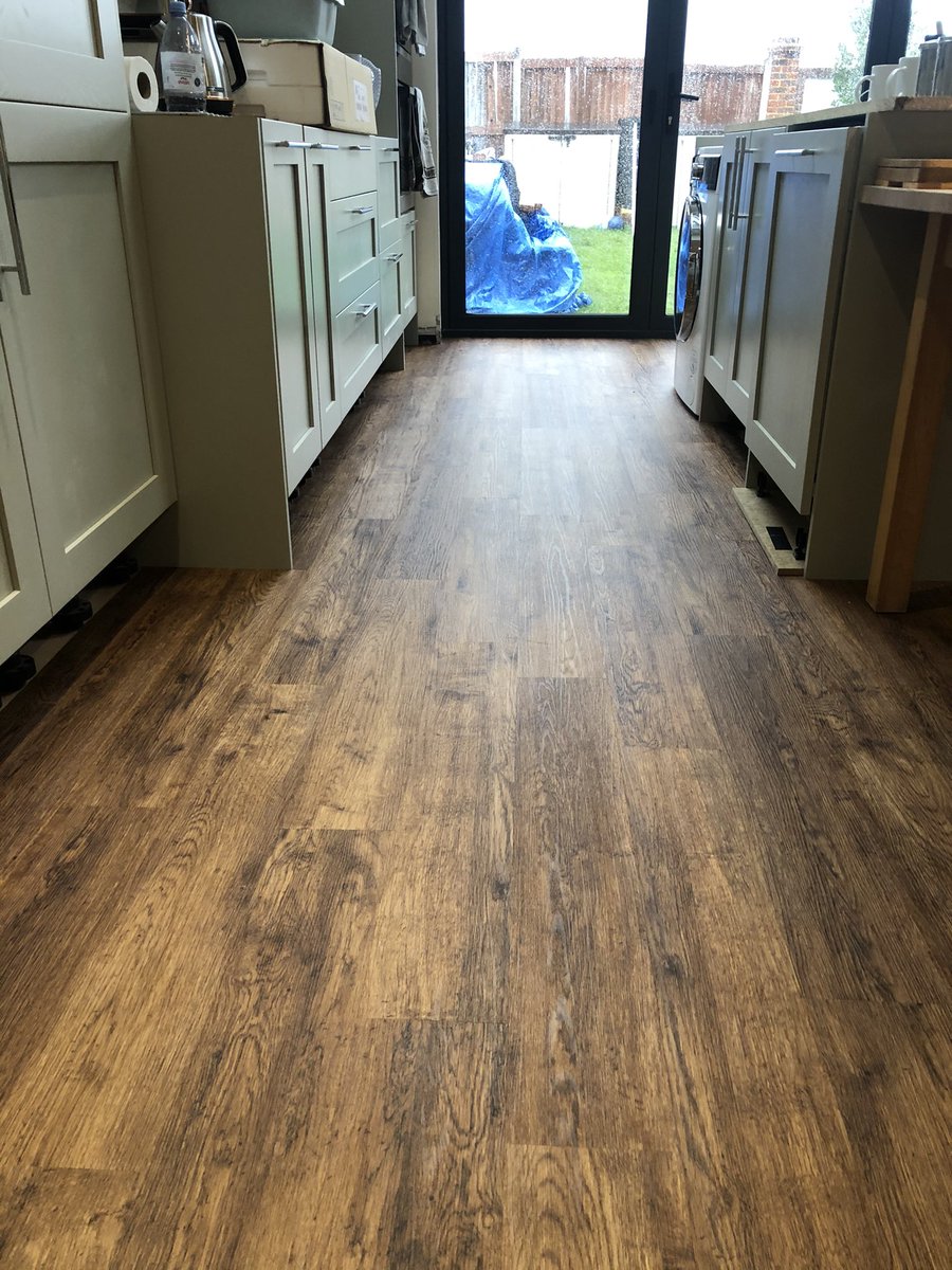Job completed Camaro vintage timber lovely colour this tile <a href="/Polyflorltd/">Polyflor</a> <a href="/FBallUK/">F. Ball and Co. Ltd.</a> 💛
