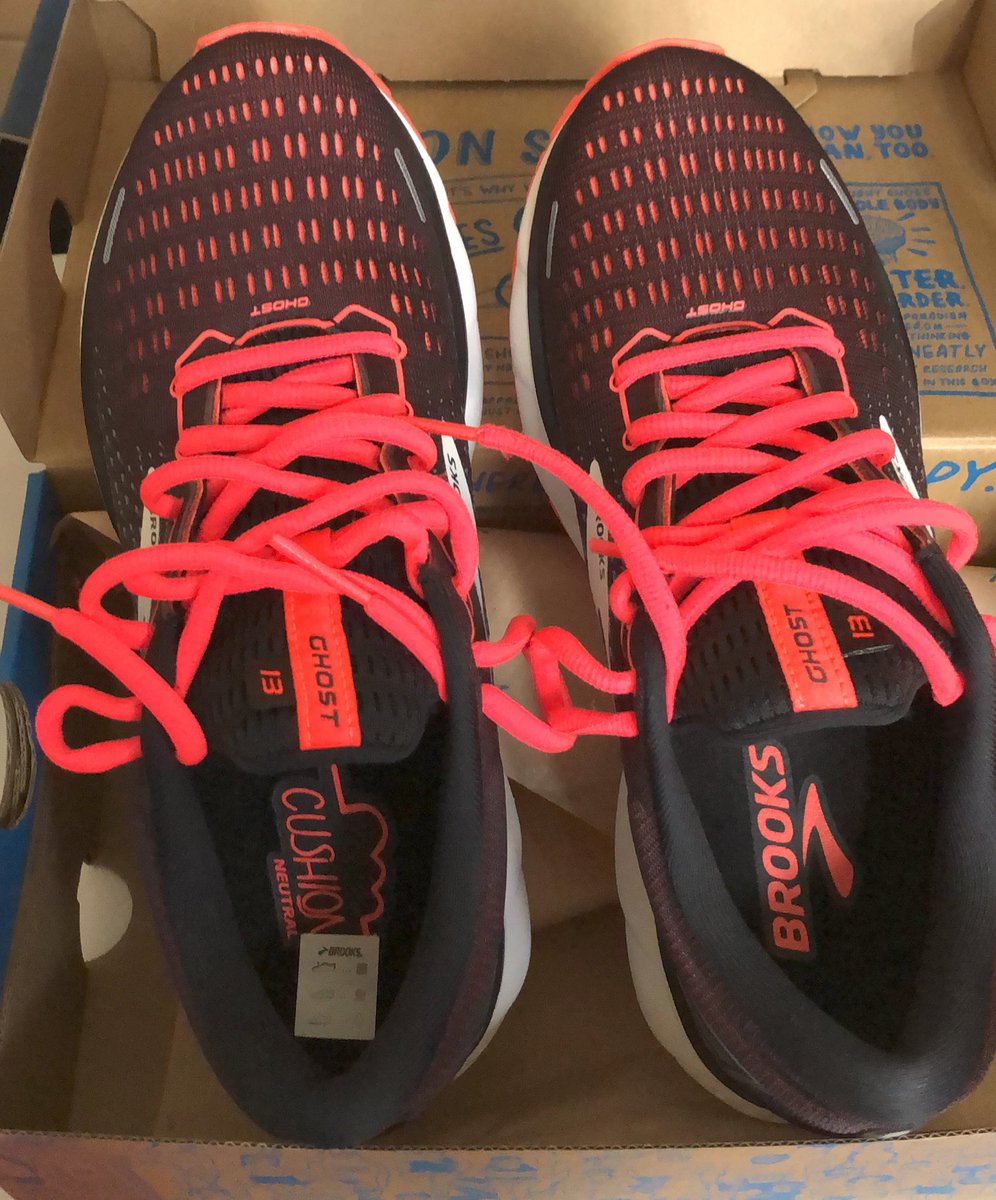 suswes72's tweet image. Mijn nieuwe @loopmaatjes voor ongeveer 1400 km’s! #Brooks #Ghost13