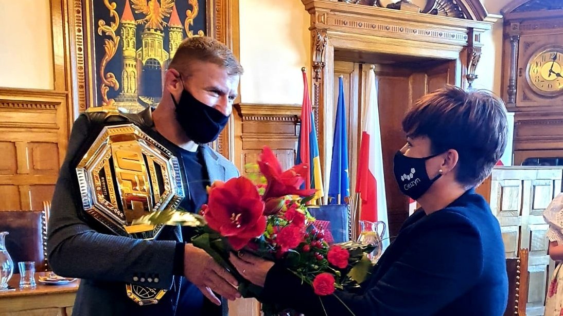 🇵🇱 Dziękuję Pani Burmistrz Cieszyna Gabrieli Staszkiewicz za ciepłe przyjęcie. Z dumą reprezentuję nasze miasto na całym świecie.
🇺🇸 I want to thank the Mayor of Cieszyn, Gabriela Staszkiewicz for the warm welcome in my hometown. I proudly represent our city all over the world. https://t.co/a7V3VYFd4G